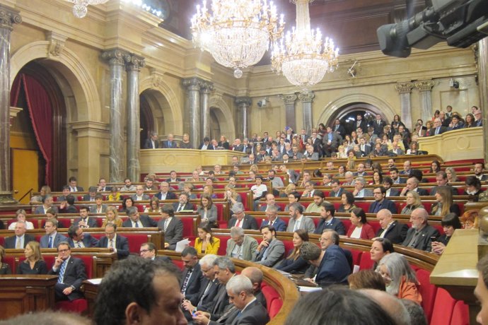 Pleno de investidura del nuevo presidente Carles Puigdemont
