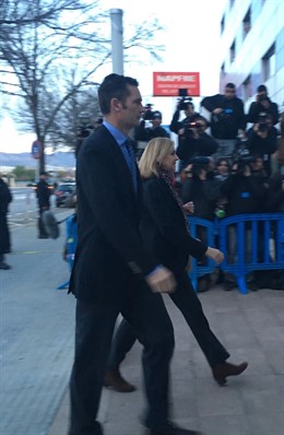 Infanta Cristina e Iñaki Urdangarin llegan a la sede juicio