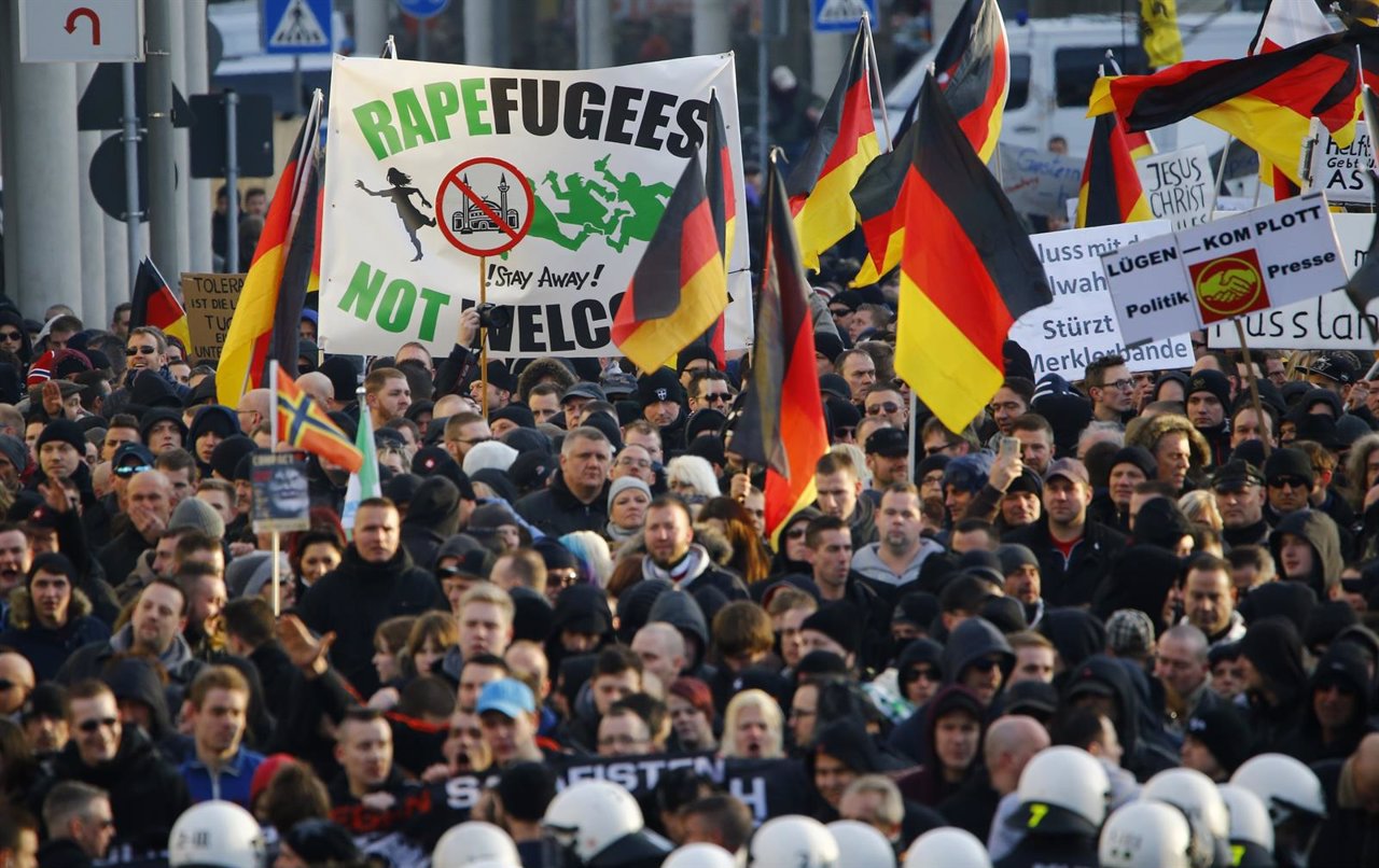Manifestantes de Pegida en Colonia
