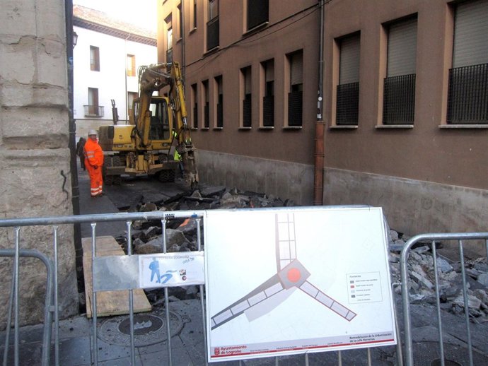 Imagen de la obra que ha comenzado hoy en la calle La Cadena