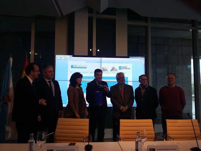  El Conselleiro De Cultura, Román Rodríguez González