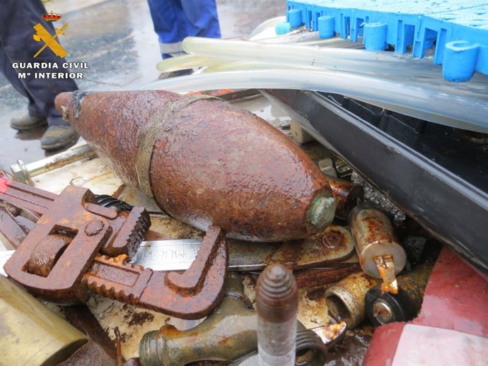 Proyectil hallado en un desguace en Piedralaves. 
