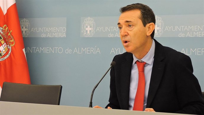 El portavoz del PSOE en el Ayuntamiento de Almería, Juan Carlos Pérez Navas