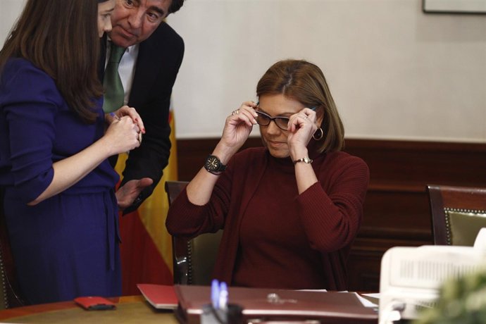 María Dolores de Cospedal recoge sus credenciales como diputada en el Congreso