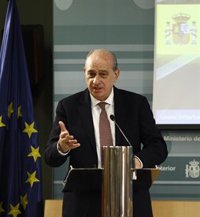Fernández Díaz asistirá en representación del Gobierno a la toma de posesión de Puigdemont