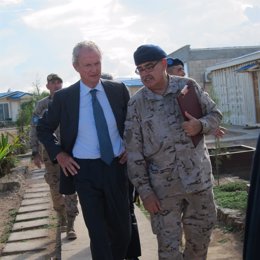 Pedro Morenés, en su visita a la misión militar en Somalia