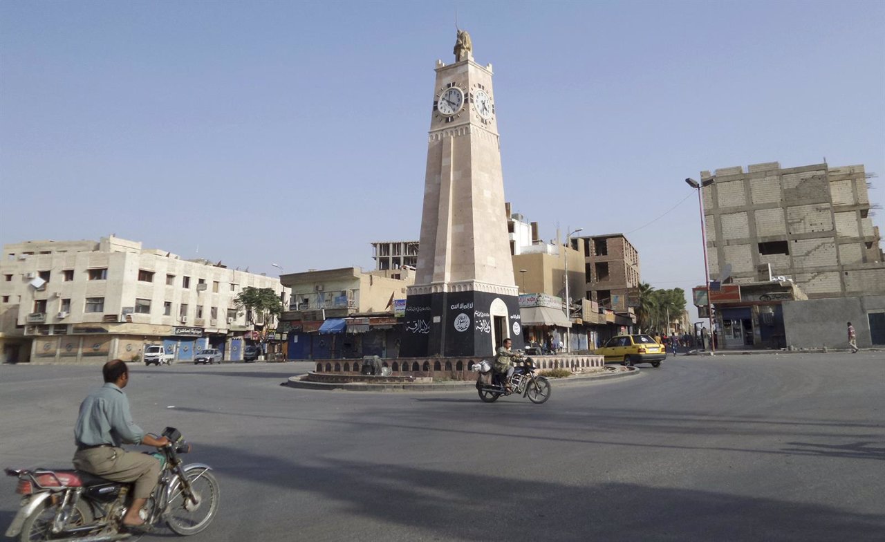 Calles del centro de Raqqa, ciudad siria capital del Estado Islámico