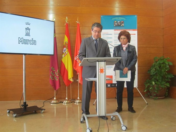 Jesús Pacheco y Elvira Pineda en la presentación de la nueva temporada