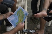 El primer grupo de migrantes cubanos atrapados en la frontera de Costa Rica salen del país por vía aérea