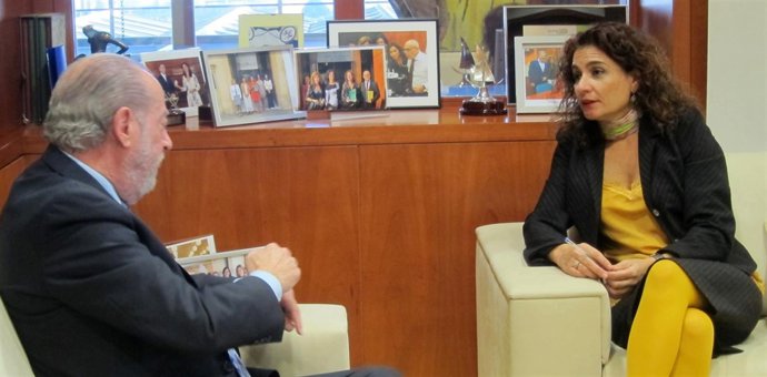 Fernando Rodríguez Villalobos y María Jesús Montero.