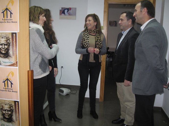 Visita de De la Torre a la Fundación Don Bosco