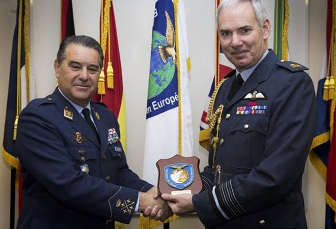 El JEMA toma posesión como director del Grupo Aéreo Europeo