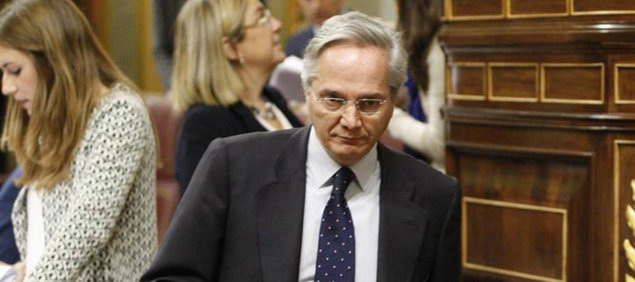 Gómez de la Serna vota en el Congreso