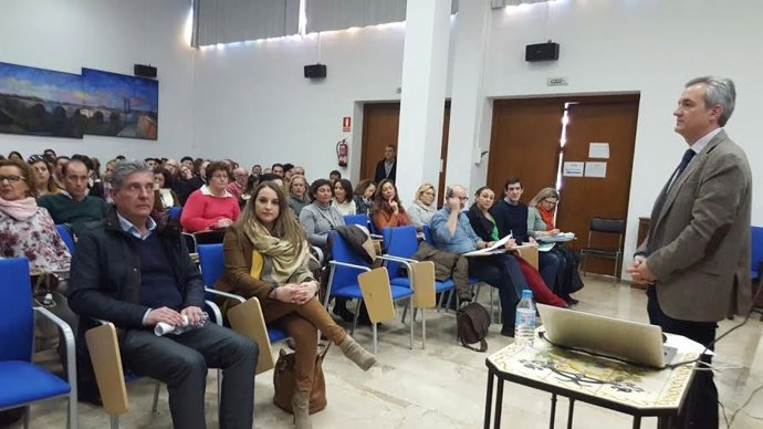 Esther Ruiz asiste a la jornada de directores de centros educativos