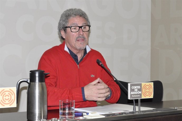 El portavoz de CHA en las Cortes, Gregorio Briz.