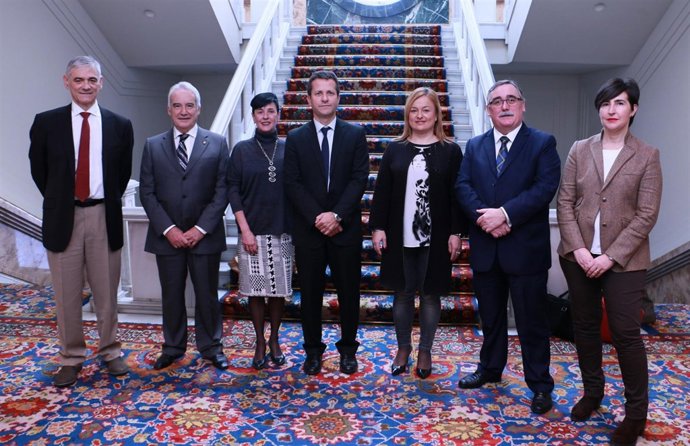 Los seis senadores electos de EAJ-PNV formalizan su credencial 