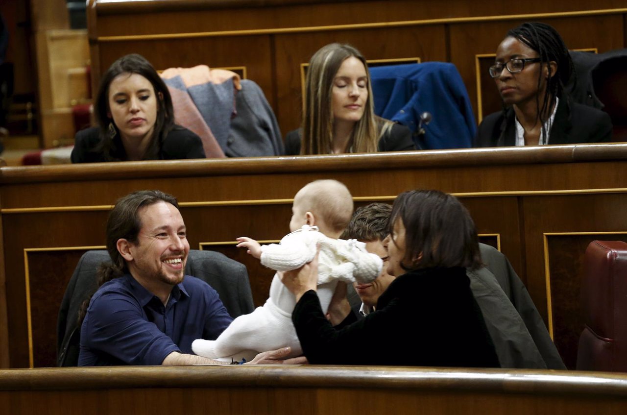 Podemos, Carolina Bescansa con su bebé, Pablo Iglesias,