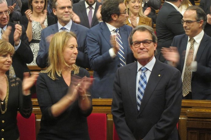 Artur Mas y Neus Munté en el pleno de investidura de Carles Puigdemont