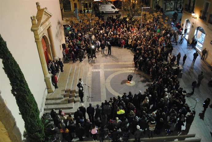 Concentración en Vila-seca contra el homicidio de una mujer