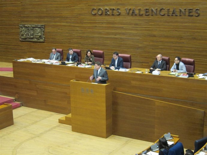 Puig en la tribuna de las Corts