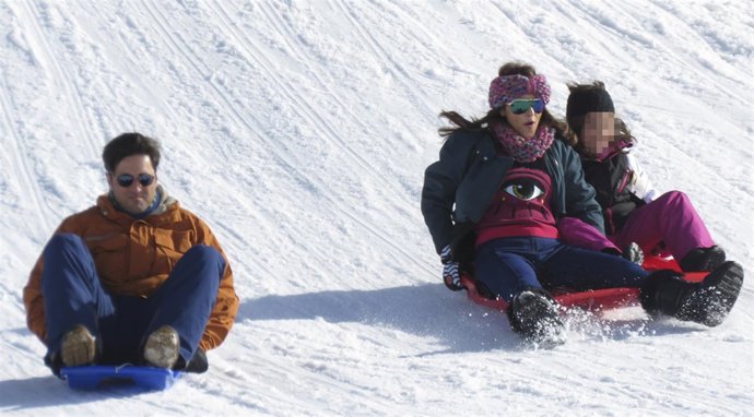 David Bustamante y Paula Echevarría con su hija