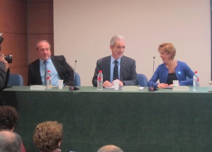 Alonso presenta la nueva Estrategia de Cuidados de Andalucía