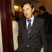 Hernando (PP), tras la alusión de Villalobos a las rastas y los piojos: "Es una forma simpática de hablar"