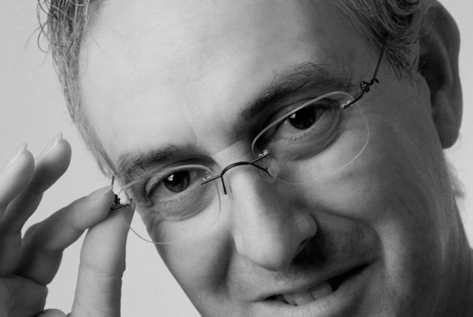 El cantautor valverdeño Carlos Llanes. 