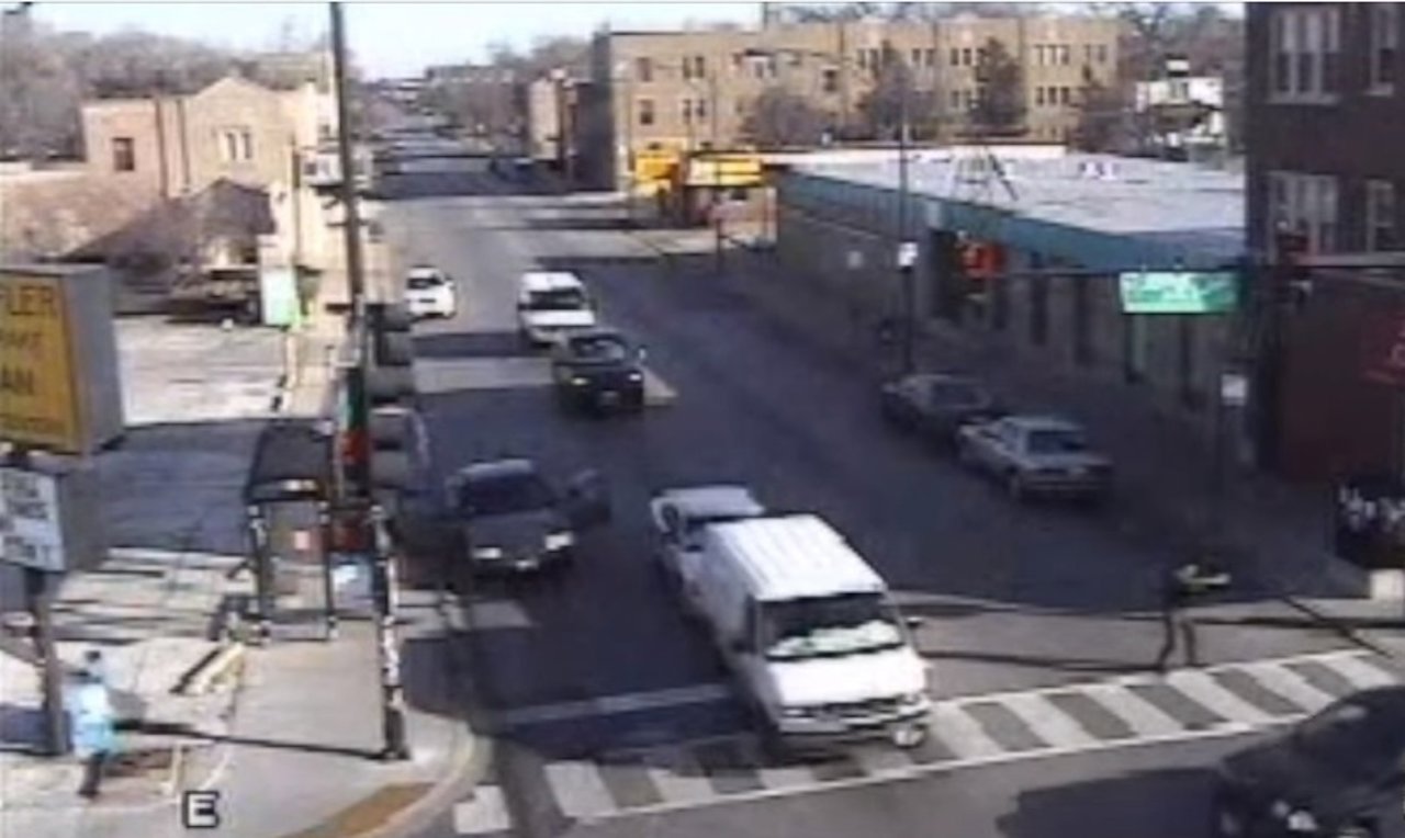 Vídeo que muestra cómo un policía blanco mata a tiros a un adolescente