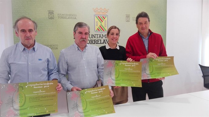 La concejala y los organizadores del certamen