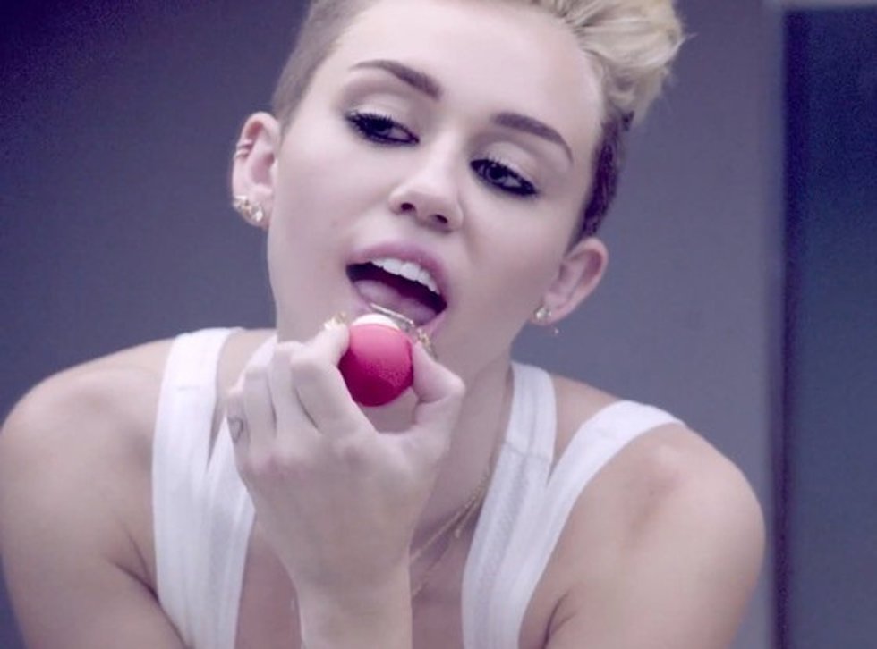 MILEY CYRUS EN WE CAN't STOP