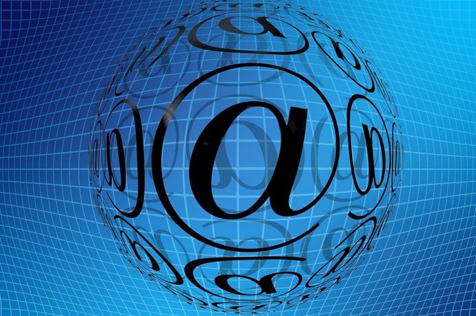 Internet Red arroba recurso web online website