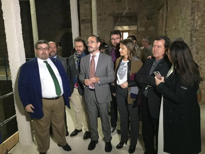 Visita de Felipe López a las obras del Palacio Municipal de Linares