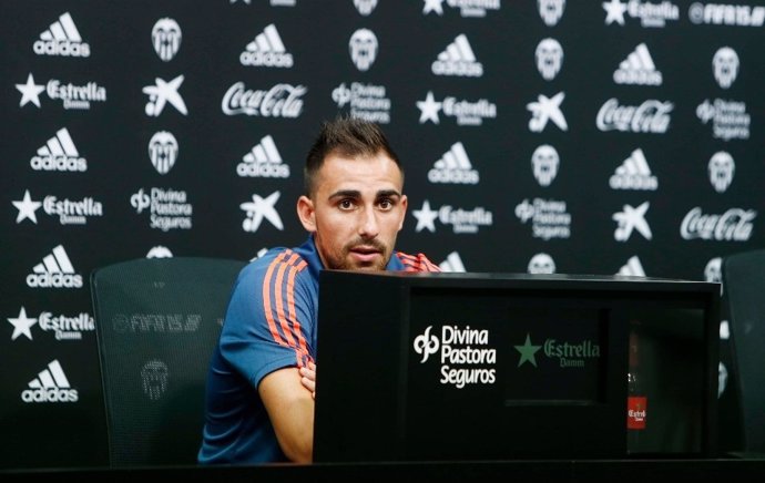 Paco Alcácer en rueda de prensa