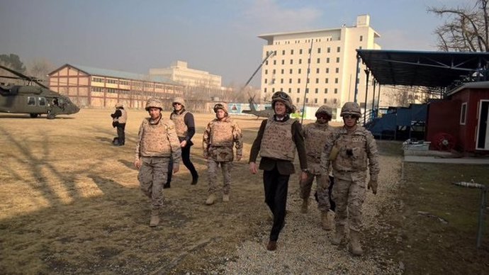 Pedro Morenés visita a los militares españoles destacados en Kabul, Afganistán