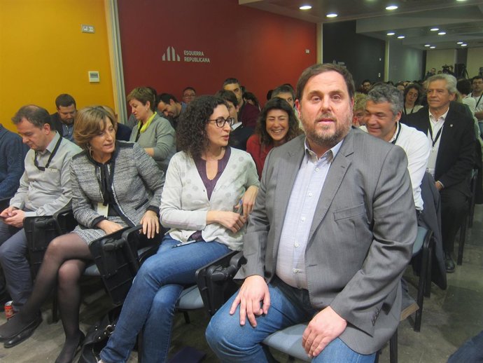 A.Bosch (ERC) C.Forcadell (pta.Parlament) M.Rovira O.Junqueras (ERC)
