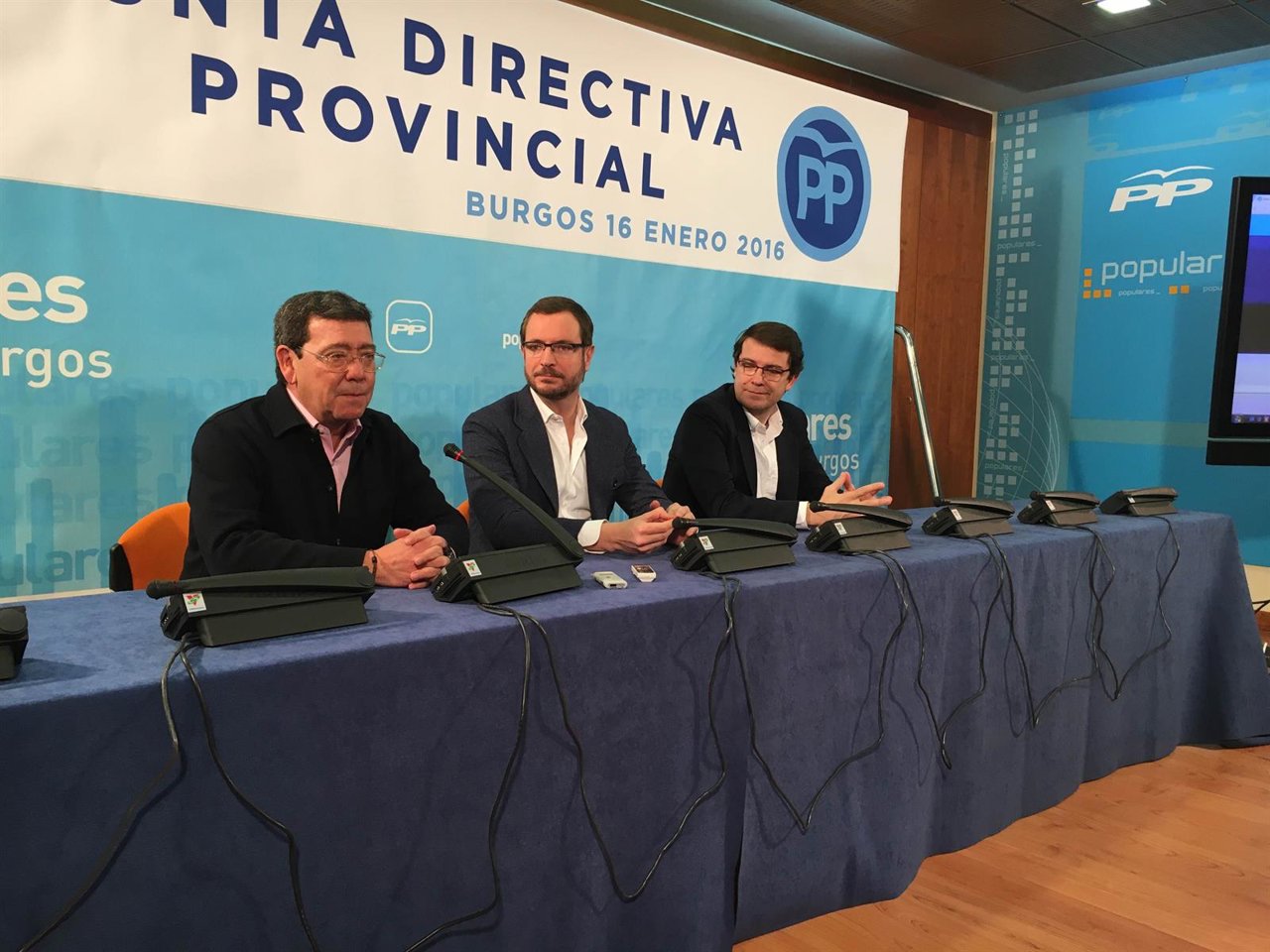 Rico (izda), Maroto y Fernández Mañueco. 