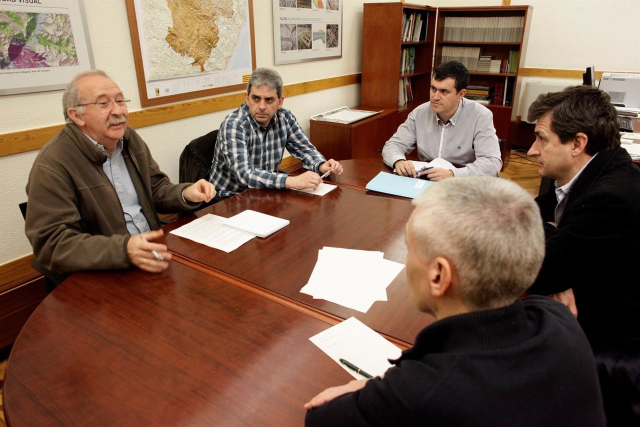 Reunión entre el Gobierno de Aragón y CEDDAR.