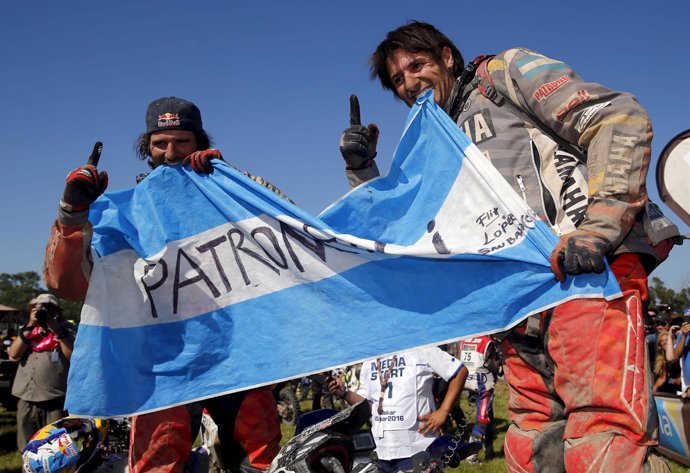 Yamaha quad riders Alejandro and Marcos Patronelli pose with an Argentine nation