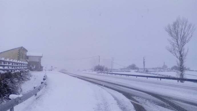 Nieve en carreteras de Cantabria
