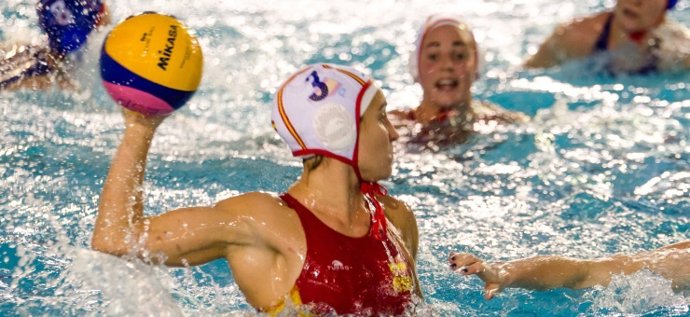 España gana en el Europeo femenino de waterpolo