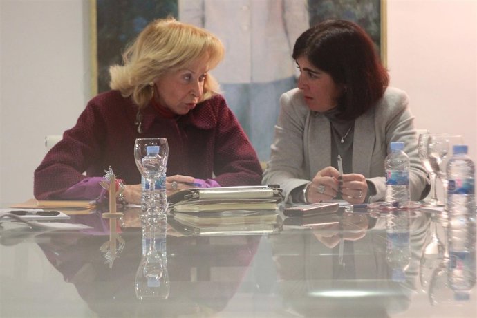 María Teresa Fernández de la Vega y Carolina Darias