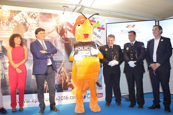 Presentación de mascota de Juegos de Bomberos y Policías Locales de Huelva