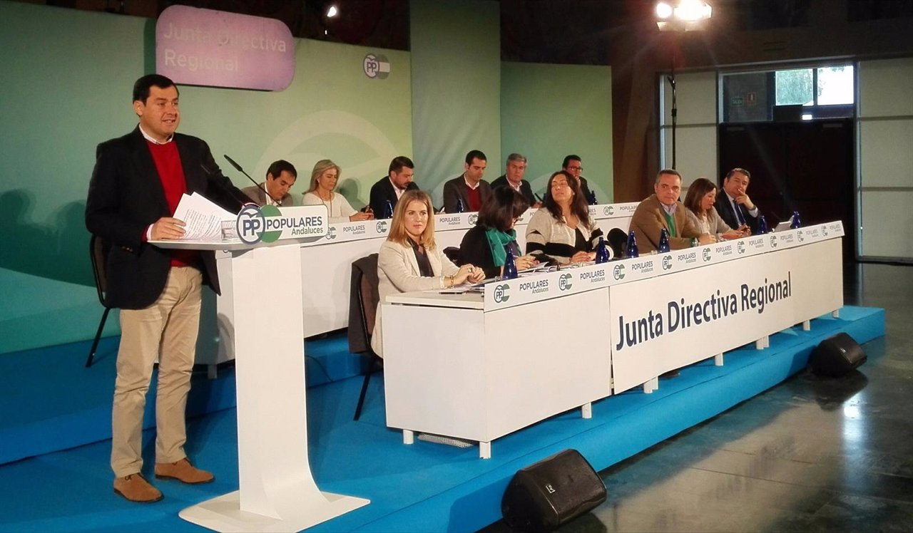 Juanma Moreno ante la reunión de la Junta Directiva Regional del PP-A