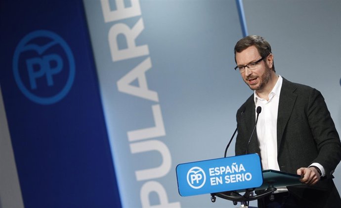 Javier Maroto en la sede del PP