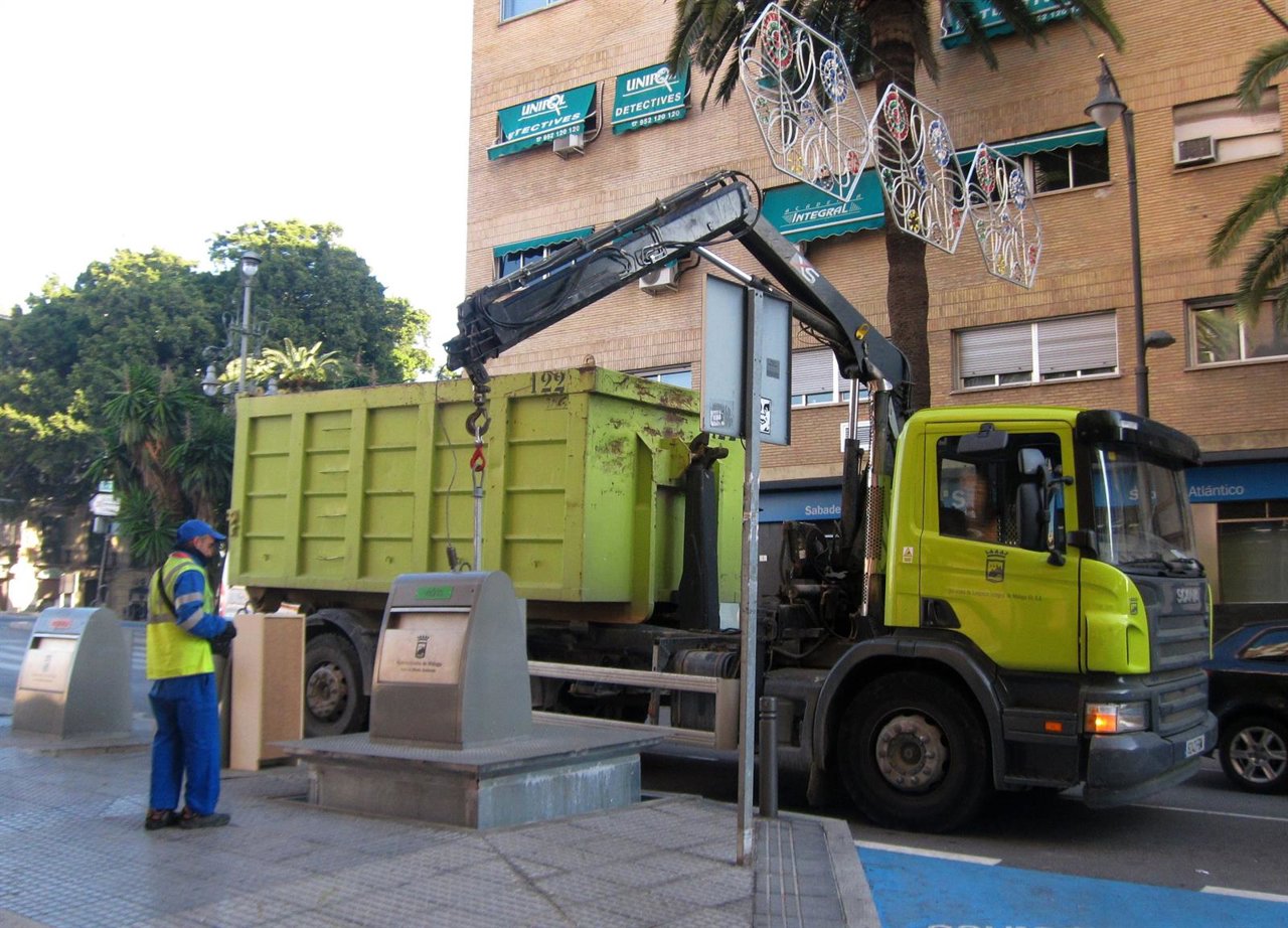 Contenedores soterrados en el centro de Málaga Limasa