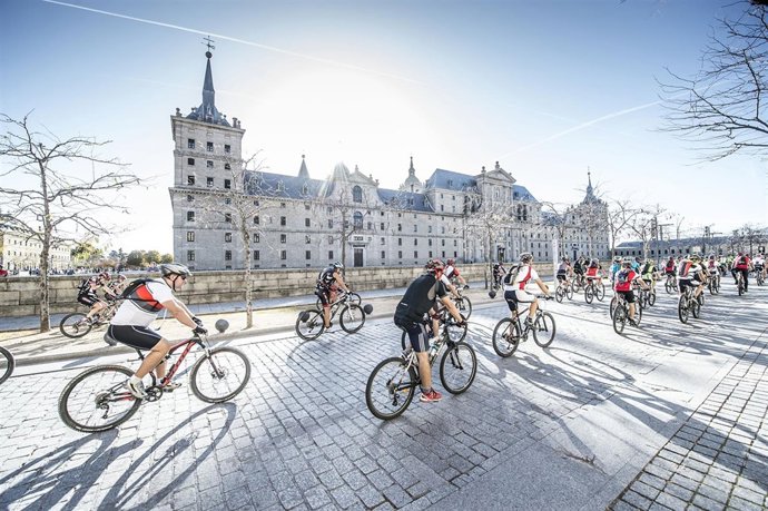Ciclistas en Mountain Bike en San Lorenzo del Escorial