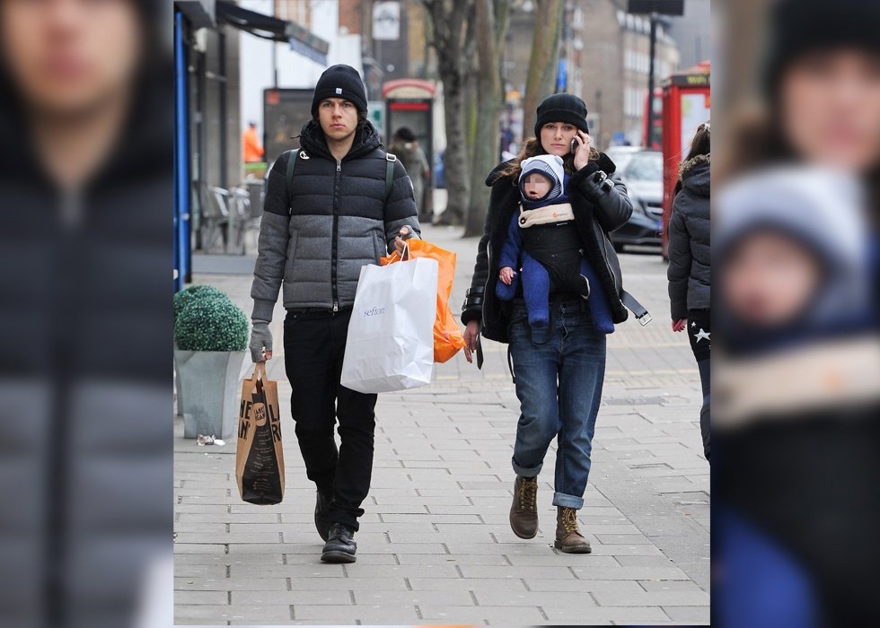 Keira Knightley y James Righton con su bebé/Cordon Press