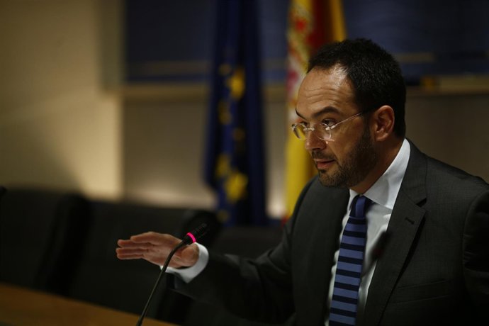 Rueda de prensa de Antonio Hernando en el Congreso