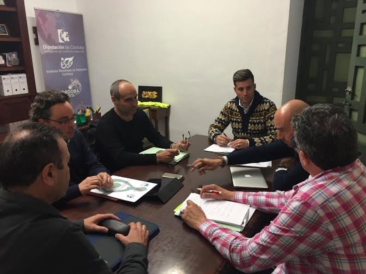 Torralbo (centro) se reúne para la elaboración de un proyecto antiviolencia